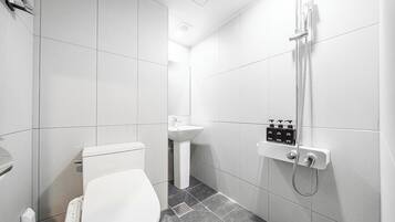 Basic-dobbeltværelse | Badeværelse