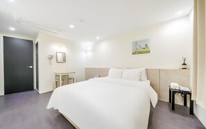 Deluxe Double Room - Hotel Azure Icheon  (Yeonsu-gu)