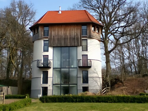 Apartment 'Historisches Futtermittelsilo' with Private Garden and Wi-Fi