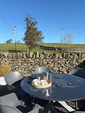 Outdoor dining - The Old School Glasfryn | Dog Friendly | Betws y Coed 15 min | Ideal for Snowdon (Glasfryn)
