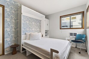 Room - Windward Ln - Windward Ln - (Manzanita)