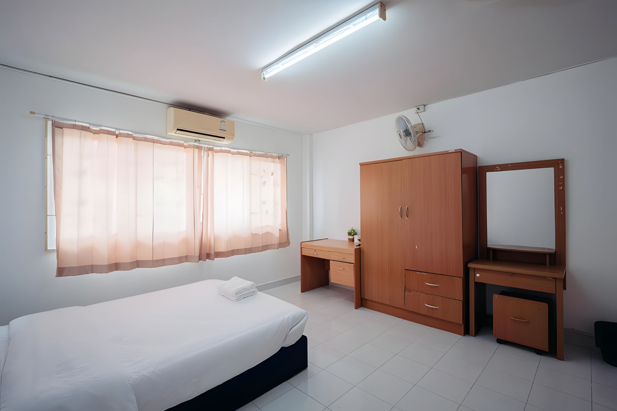 Desk, WiFi (free), bed sheets