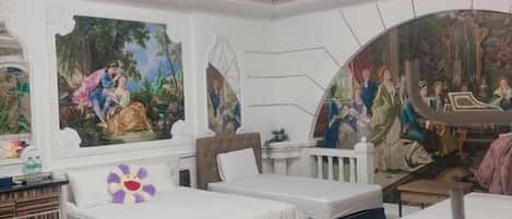 Family Studio Suite | Desk, blackout curtains, soundproofing, free WiFi
