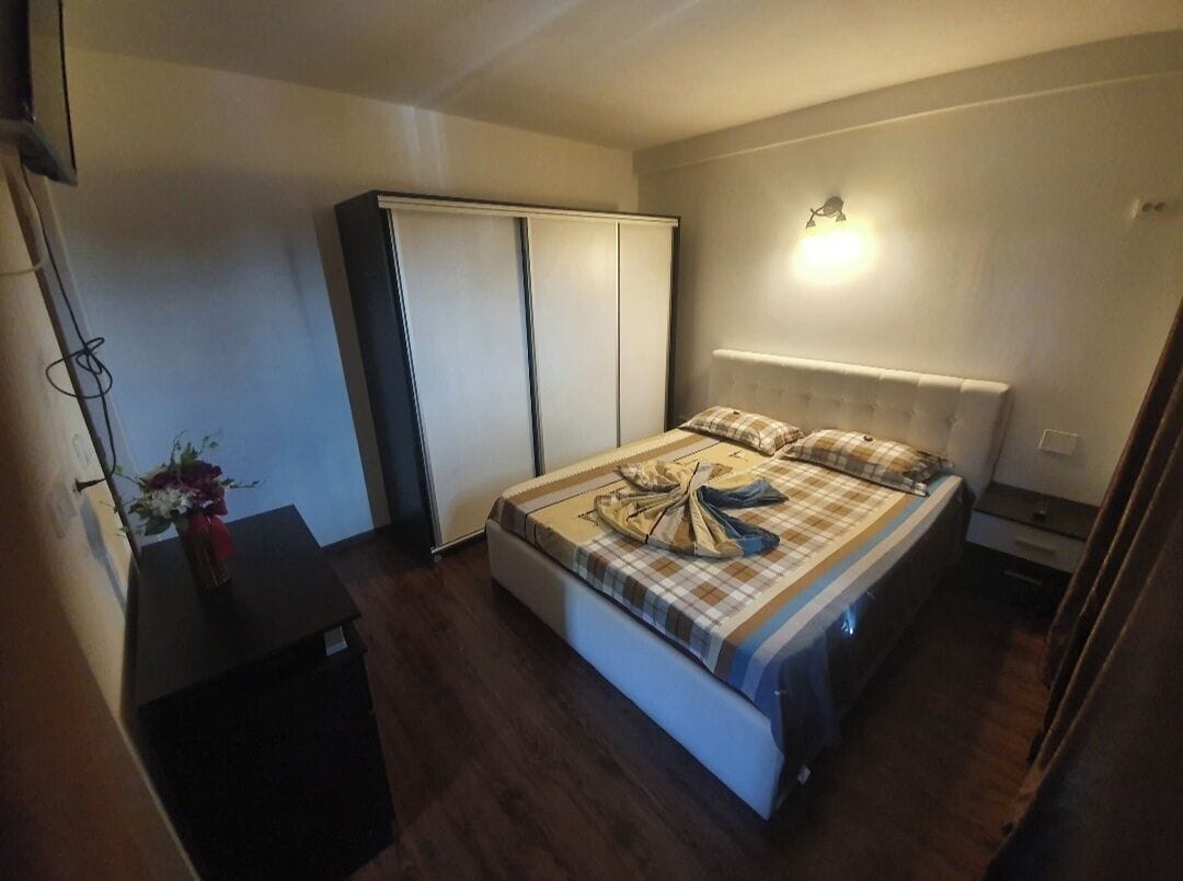 7 quartos, Wi-Fi, roupa de cama
