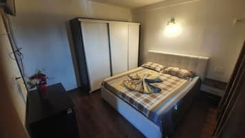 7 quartos, Wi-Fi, roupa de cama