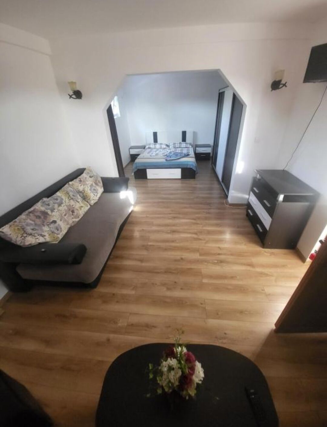 7 bedrooms, WiFi, bed sheets