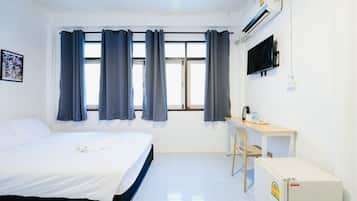 Chambre Double, 1 grand lit, non-fumeurs | Bureau, Wi-Fi gratuit