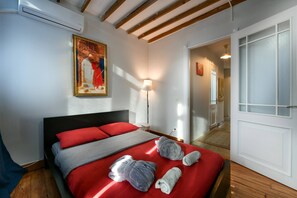 2 chambres, fer et planche à repasser, accès Internet, draps fournis