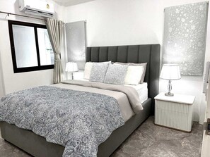 Room - Tranquil 4-bedroom private house  in adorable  naihan -Rawai. 1km.walk to beach (Rawai)