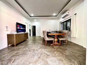 Dining - Tranquil 4-bedroom private house  in adorable  naihan -Rawai. 1km.walk to beach (Rawai)