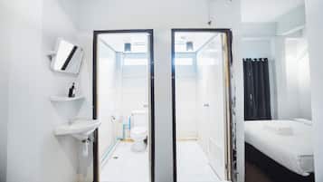 Comfort Double Room, 1 Queen Bed, Non Smoking | Bathroom