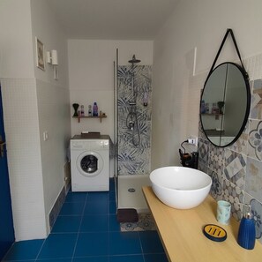 Shower, hair dryer, bidet, towels - 6 beds - Free Parking - wifi - Old Town - Cathedral (Palermo)