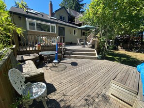 Outdoor dining - Ocean View Romantic Bedroom (Delta)