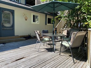 Outdoor dining - Ocean View Romantic Bedroom (Delta)