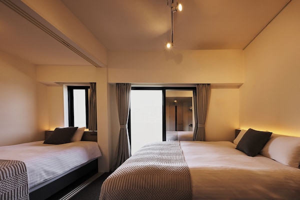 Twin Room | WiFi (free), bed sheets