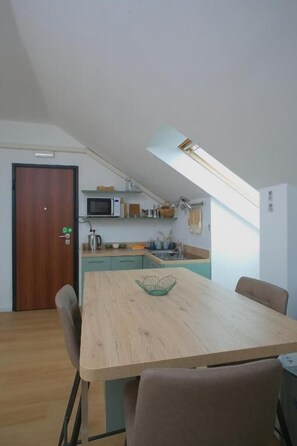 Apartament, vistes a la ciutat | Servei de restauració