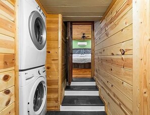 Interior - Quaint 3-bedroom Boyne City Cabin/ 3-Minutes to Boyne Mountain (Boyne City)