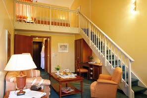 Basic Double Room, Balcony, Park View | Interior - Hotel Hofmark (Bad Birnbach)