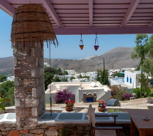 Villa 'Lila' with Sea View, Wi-Fi and Air Conditioning