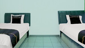 Room - Luxury Twin Stay with Free WiFi and Parking (Bandar Lampung)
