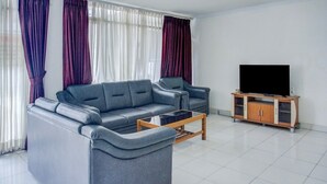 Living area - Luxury Twin Stay with Free WiFi and Parking (Bandar Lampung)