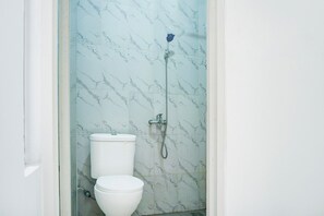 Bathroom - Luxury Deluxe DBL Retreat W/ Free WiFi and Parking (Bandar Lampung)