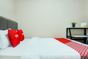 1 habitación y escritorio 