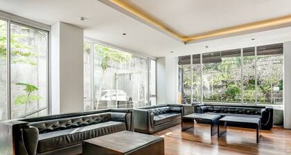 Luxury Deluxe DBL Retreat W/ Free WiFi and Parking