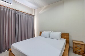 Bedroom - Luxury Deluxe DBL Escape W/ Free WiFi and Parking (Bali)
