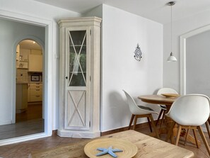 Dining - Lerchenweg Bungalow - Cozy 3-room app. for 3-4 pers. with terrace, car (Sylt)