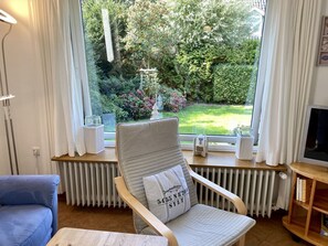 TV - Lerchenweg Bungalow - Cozy 3-room app. for 3-4 pers. with terrace, car (Sylt)
