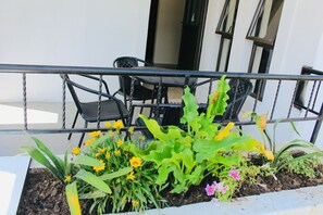 Exterior detail - Malkhon Guesthouse: Cleaner, Safe, Central - Your Perfect Base. Family Freindly (Newcastle)