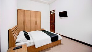 WiFi (free), bed sheets