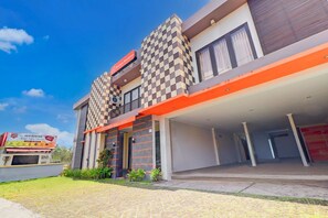 Holiday Home Exterior [summer] - Luxury Deluxe DBL Escape W/ Free WiFi and Parking (Bali)