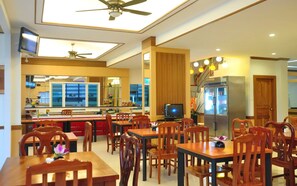 Dining - Decare Hotel Patong Formerly Green Harbo (Kathu)