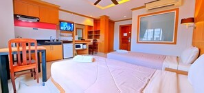 Standard Twin Room - Decare Hotel Patong Formerly Green Harbo (Kathu)