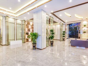 Lobby - Lavande Hotel Tianmenshan Branch (Zhangjiajie)