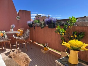 Outdoor dining - Le Balcon de Monaco, Panoramic sea view pool, South-facing terrace (La Turbie)