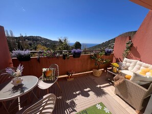 Outdoor dining - Le Balcon de Monaco, Panoramic sea view pool, South-facing terrace (La Turbie)