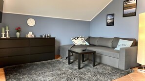 Living area - Holiday Apartment 'Maarträumchen' with Balcony and Wi-Fi (Gillenfeld)