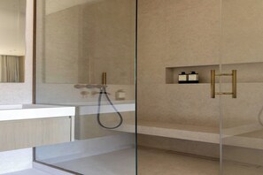 Hair dryer, towels - Luxury flat -2BR/6P- Madeleine/Saint Honore (Paris)