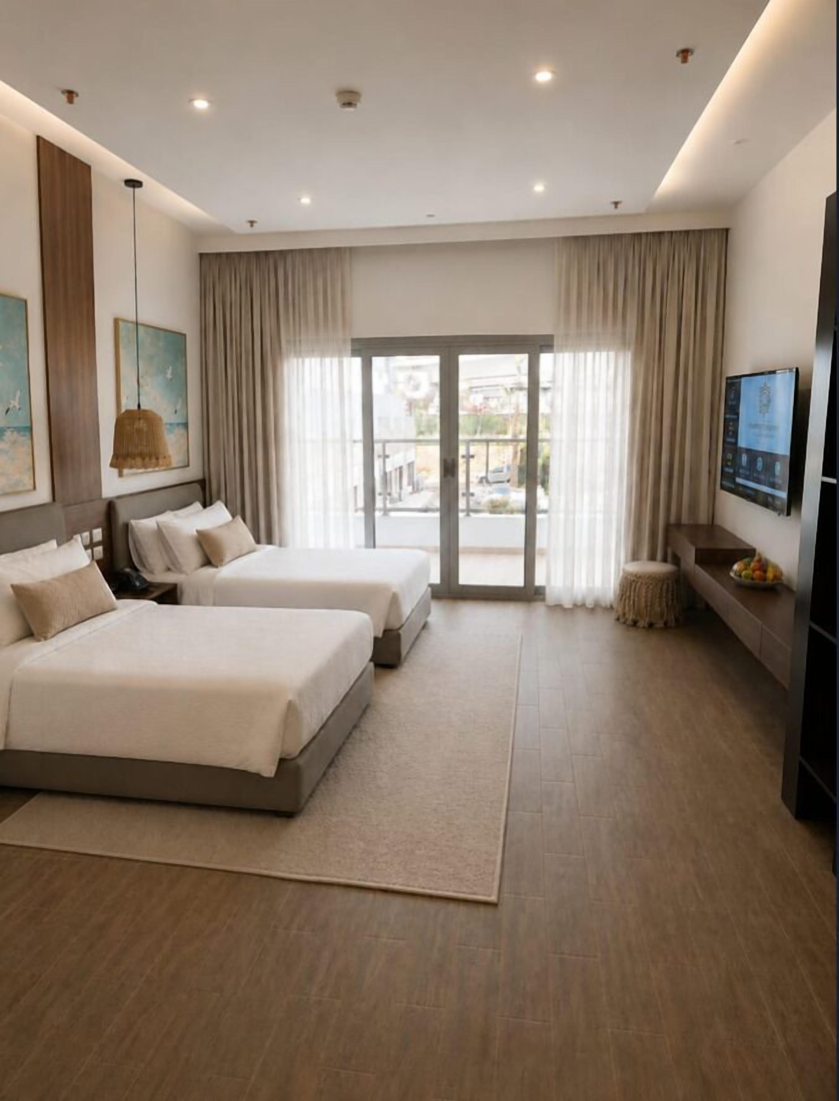 Executive Twin Room | Iron/ironing board, free WiFi
