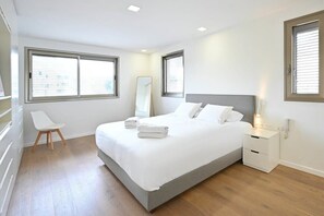 3 bedrooms, desk, WiFi - Lovely 3BR Penthouse in Shenkin area by HolyGuest (Tel Aviv-Yafo)