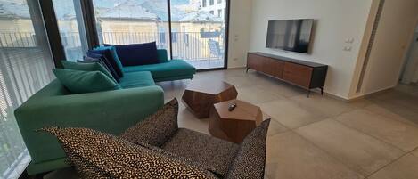 TV, fireplace, offices