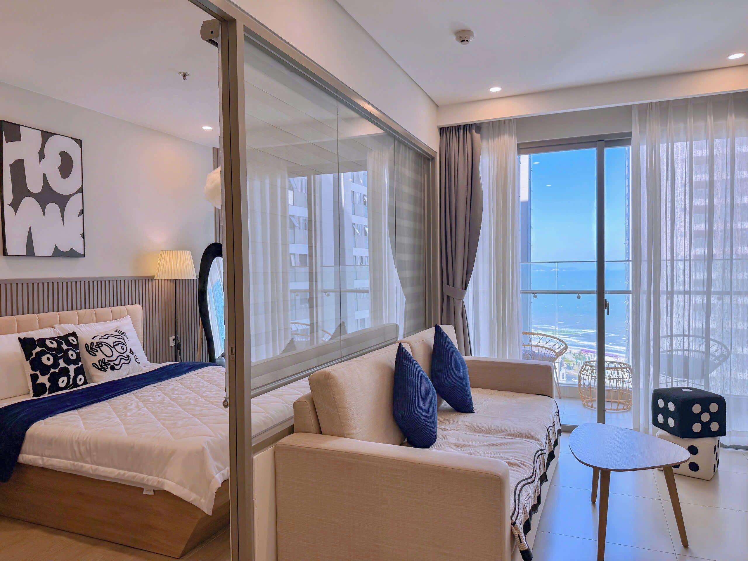  Apartment, 2 bedrooms, balcony, partial sea view | Individually furnished, desk, laptop workspace, blackout curtains