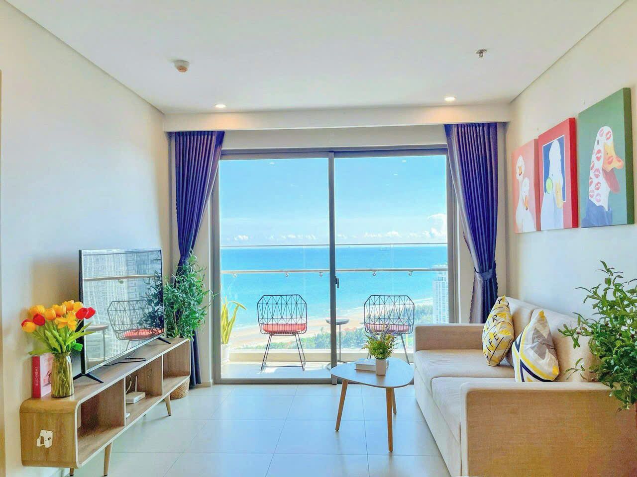 Deluxe Apartment, 3 Bedrooms, Balcony, Beach View | Living area