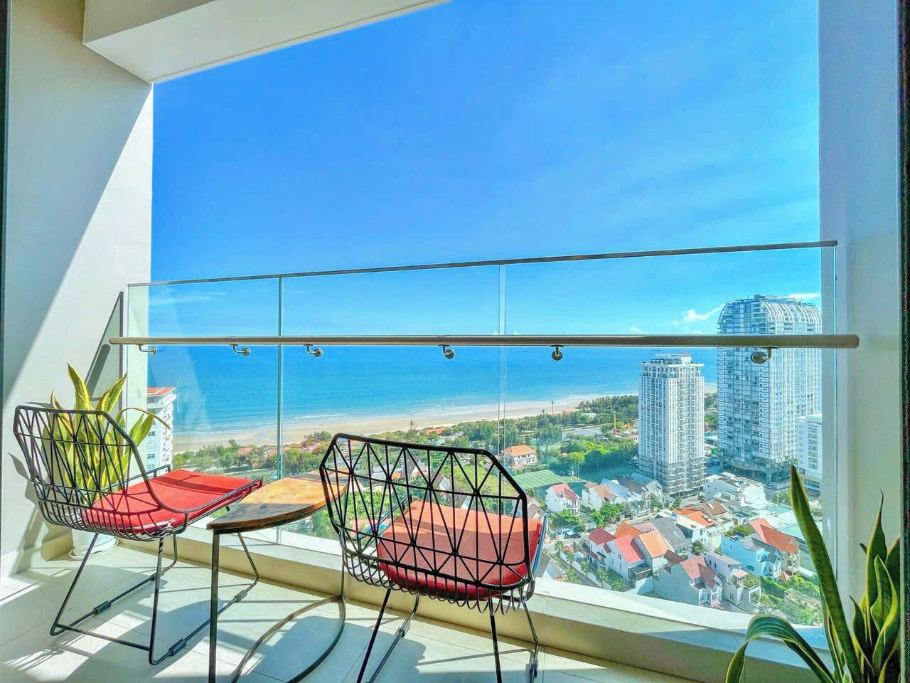  Apartment, 3 bedrooms, balcony, sea view | 海灘/海景