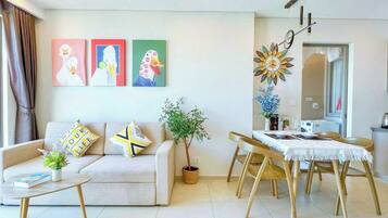 Apartamento, 3 habitaciones, vistas al mar | Zona de estar