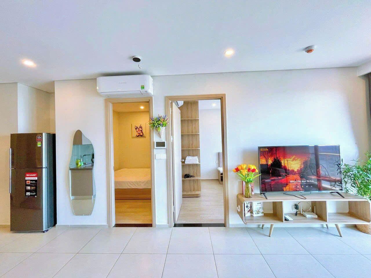 Apartamento, 3 habitaciones, vistas al mar | Cortinas opacas, tabla de planchar con plancha, wifi gratis