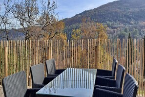 Outdoor dining - Riviera Countryside Family Villa (Le Bar sur loup)